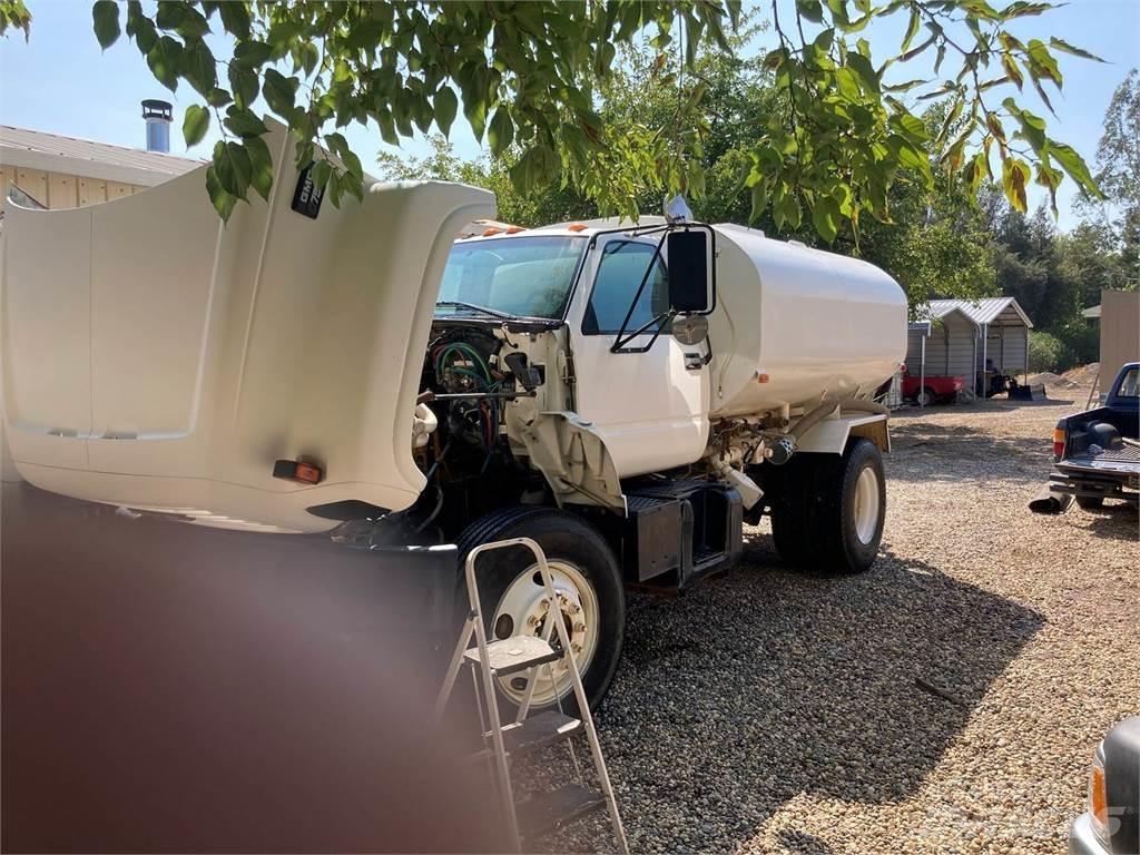 GMC 7500 Kamioni cisterne