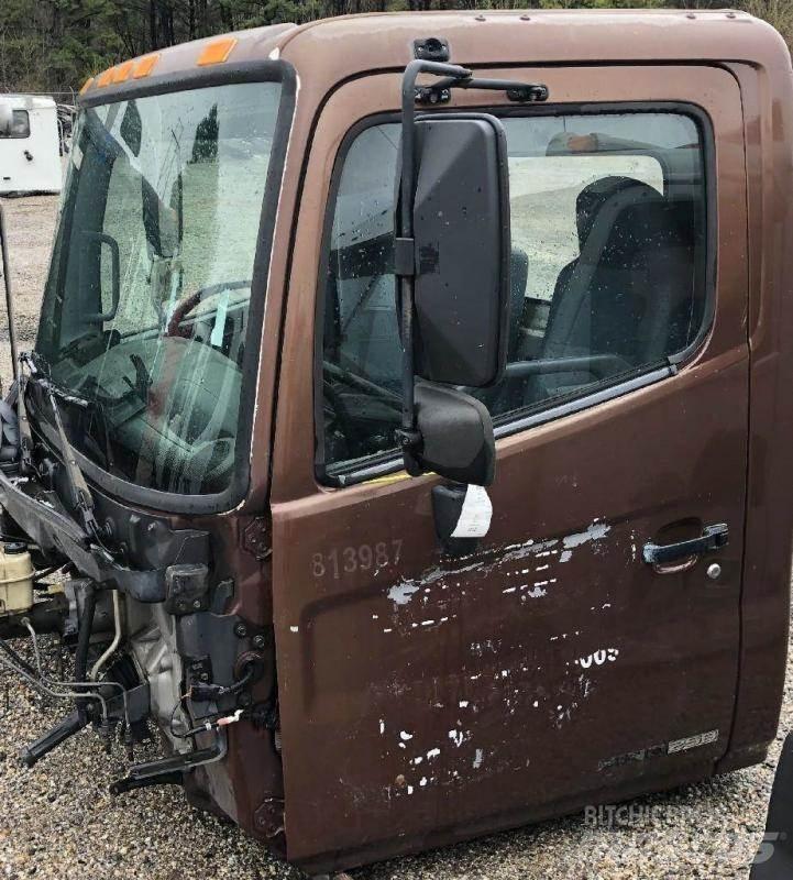 Hino 238 Ostale kargo komponente
