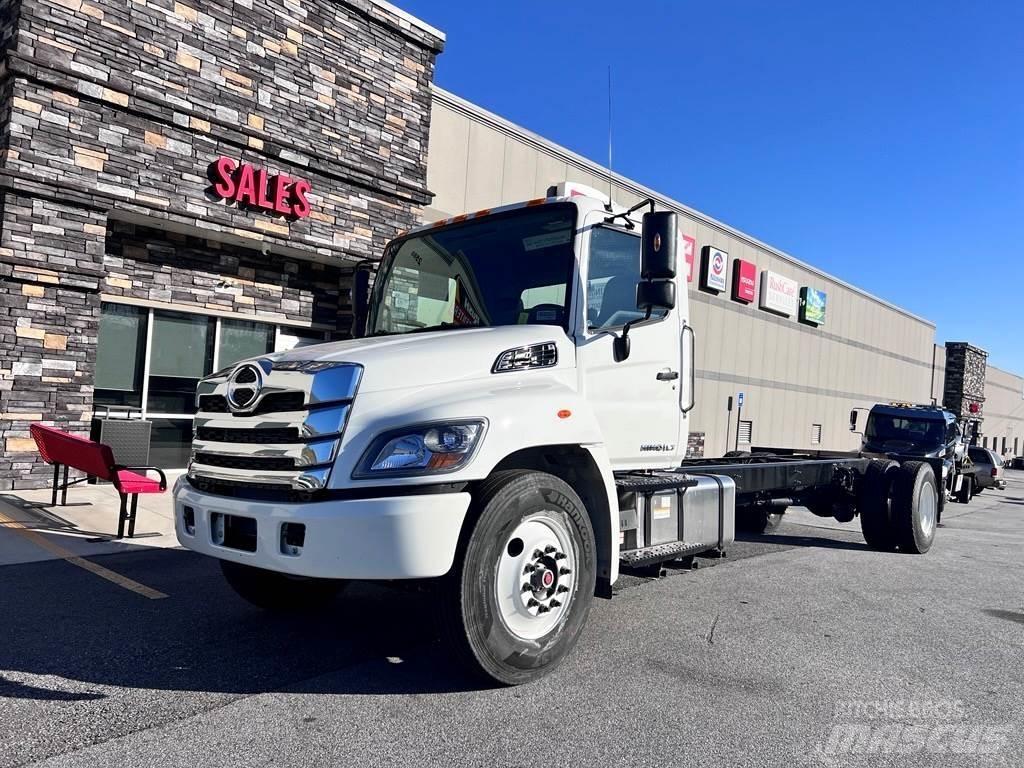 Hino L7 Kamioni-šasije