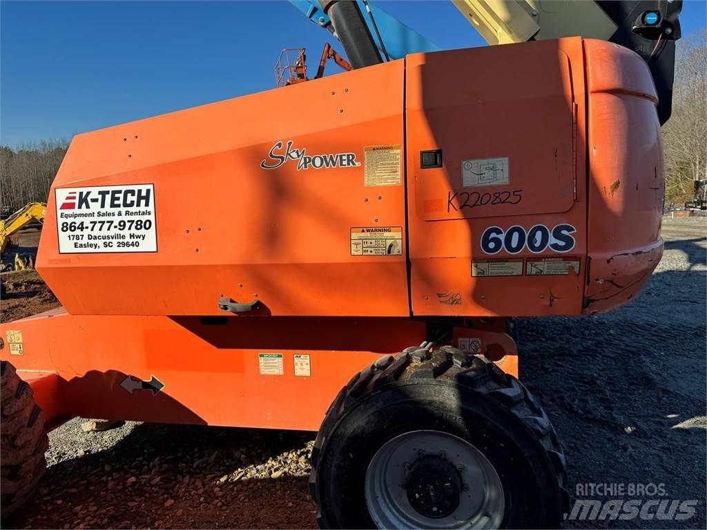 JLG 600S Teleskopske podizne platforme