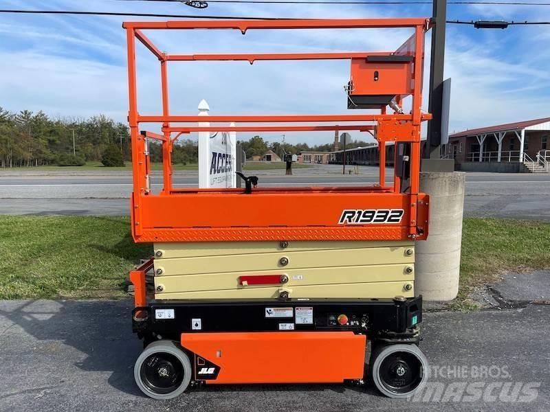 JLG R1932 Makazaste platforme