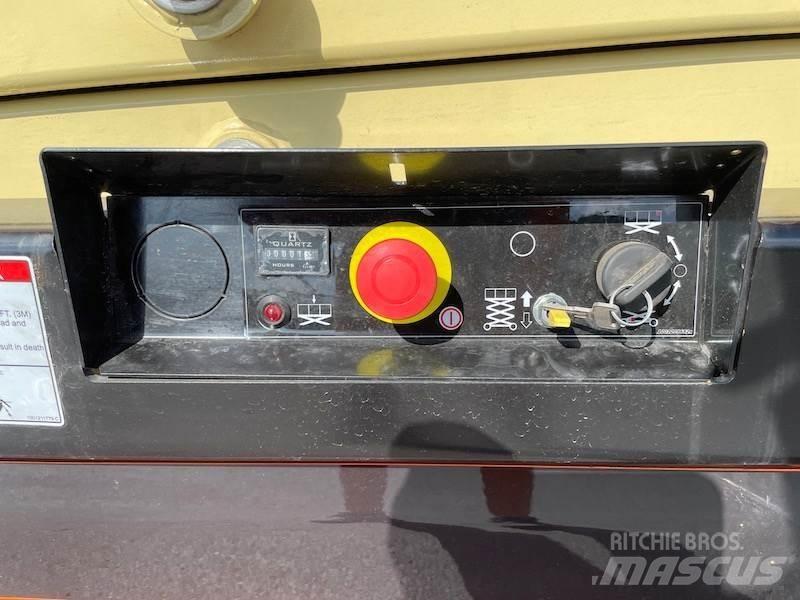 JLG R4045 Makazaste platforme