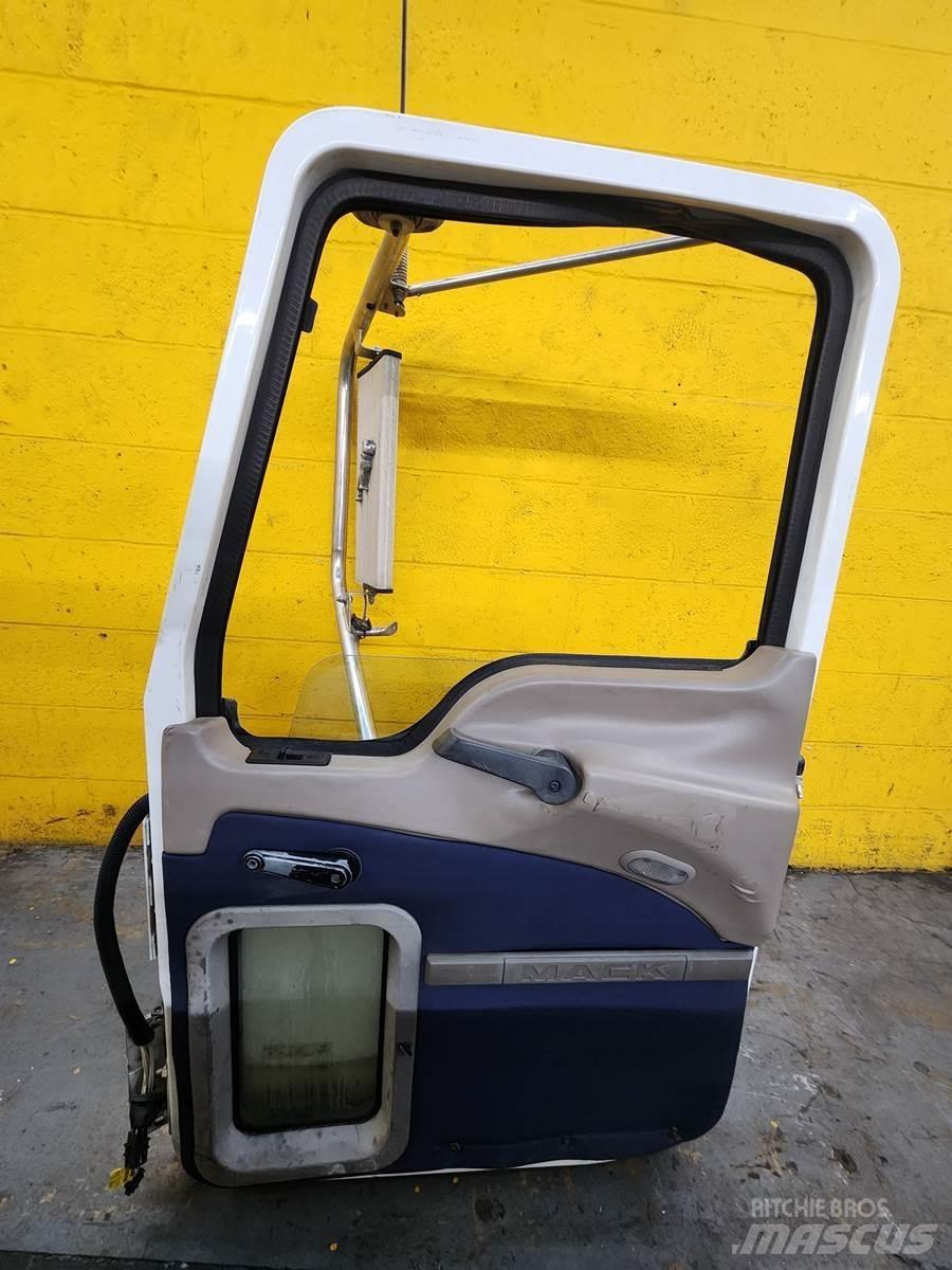 Mack  Ostale kargo komponente