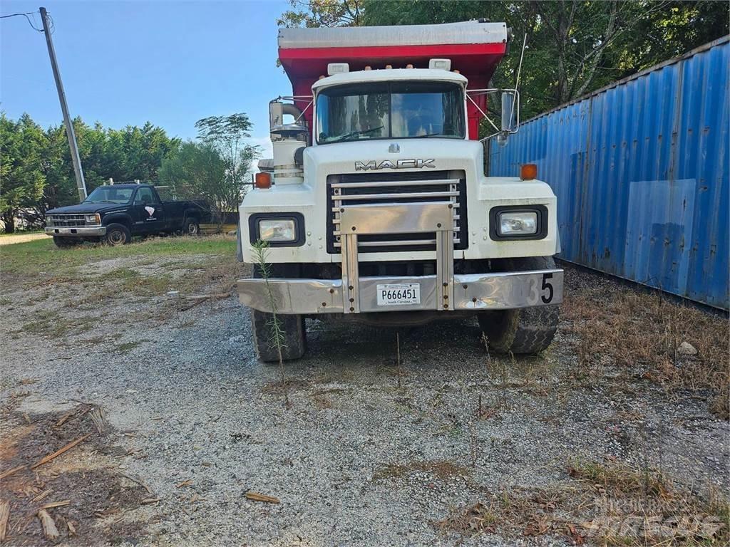 Mack 600RD Kiperi kamioni