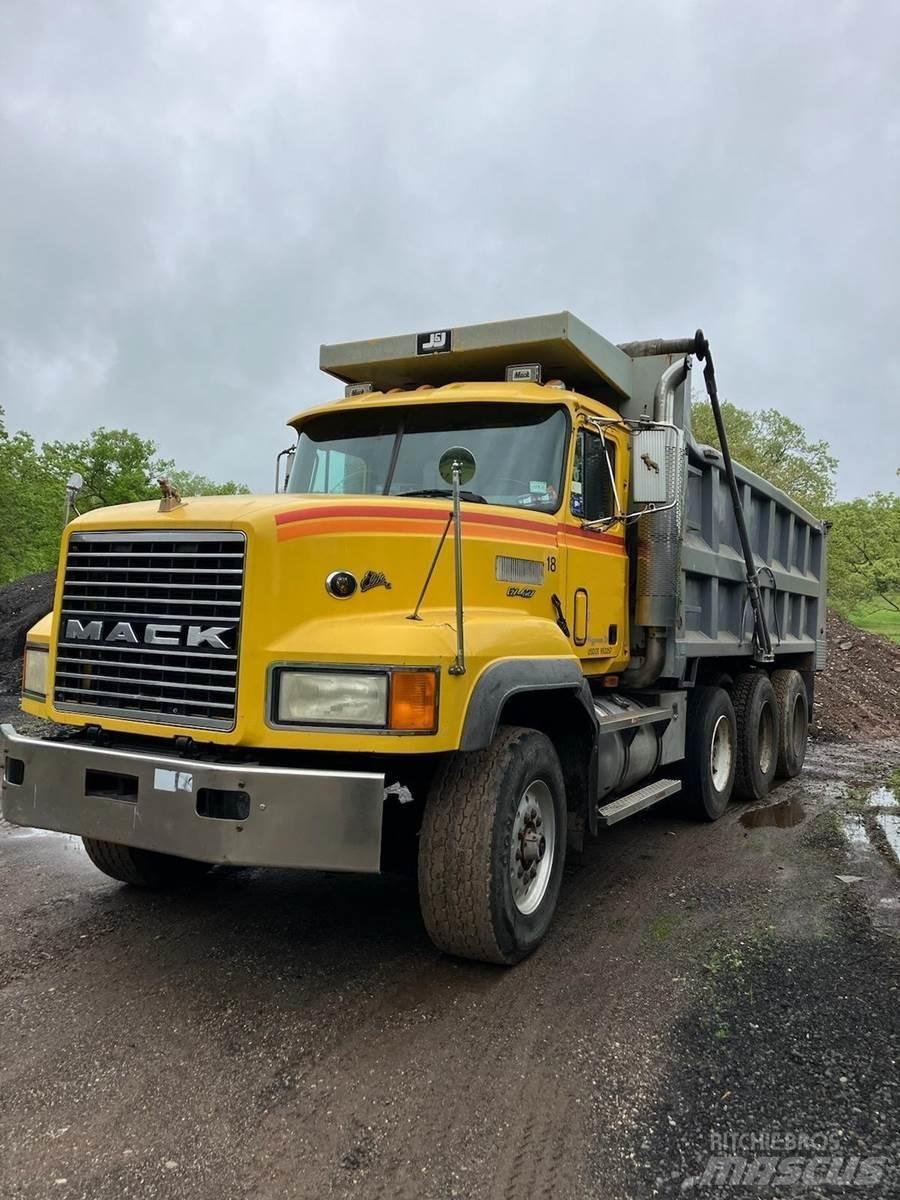 Mack CL713 Kiperi kamioni