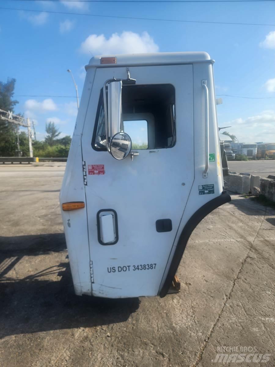 Mack LE613 Ostale kargo komponente