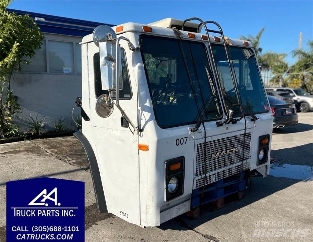 Mack LE613 Ostale kargo komponente