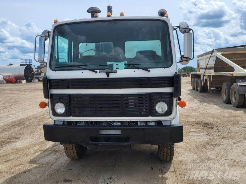 Mack Other Kamioni cisterne