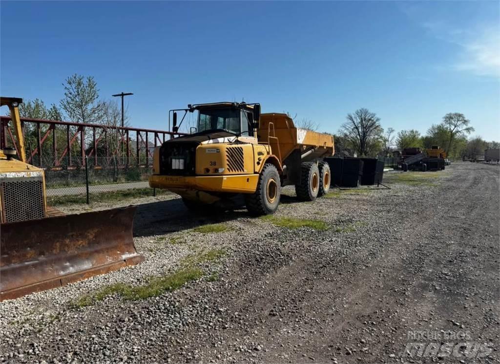 Volvo A25E Kiperi kamioni
