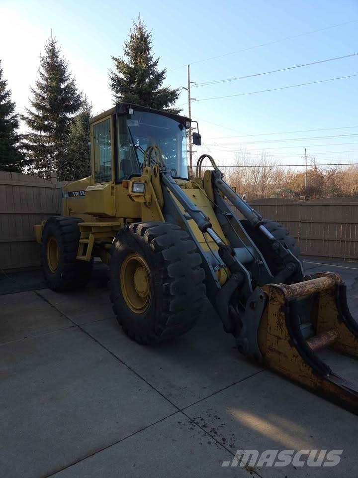 Volvo L90B Utovarivači na točkove