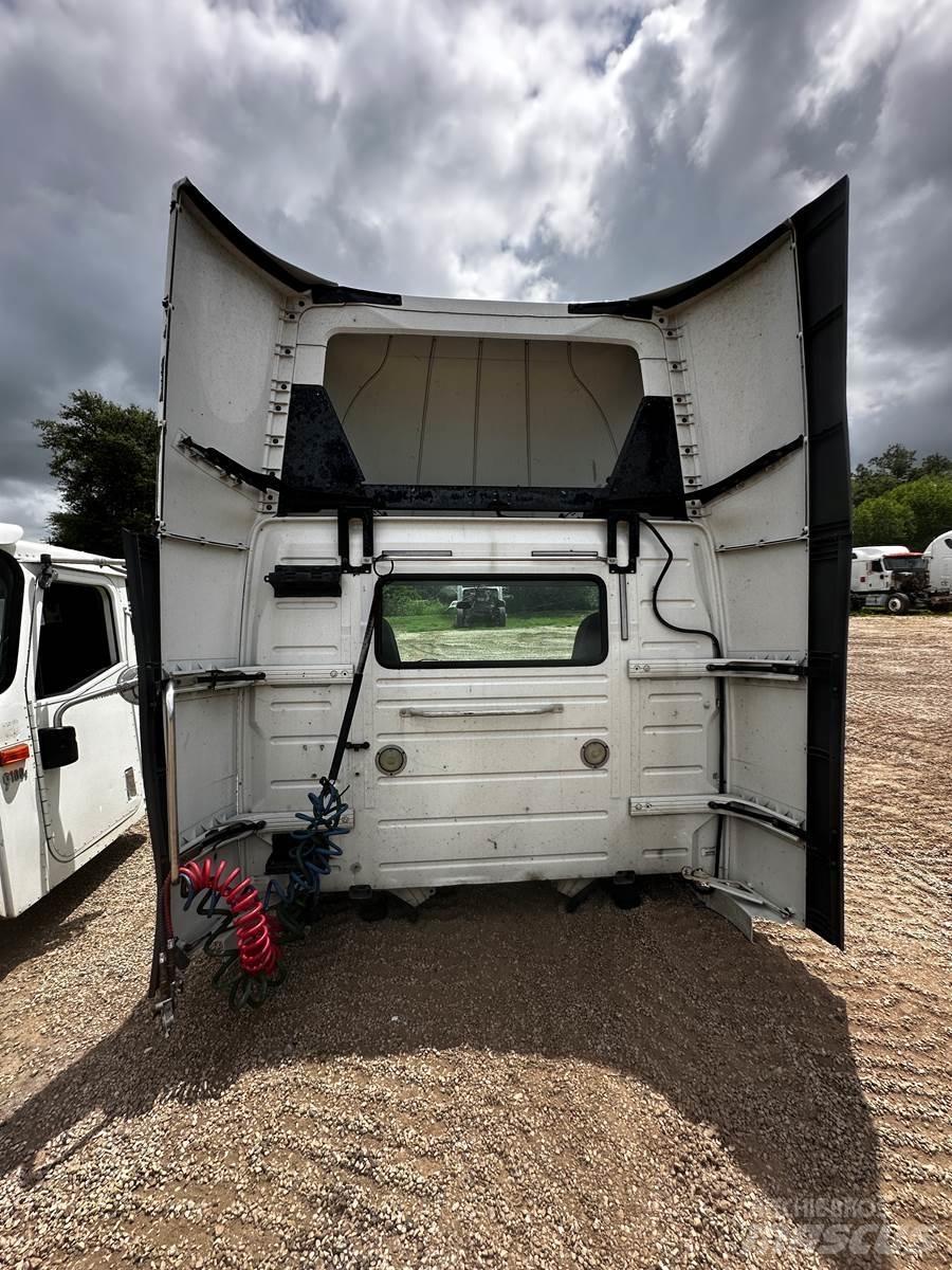 Volvo VNL Ostale kargo komponente