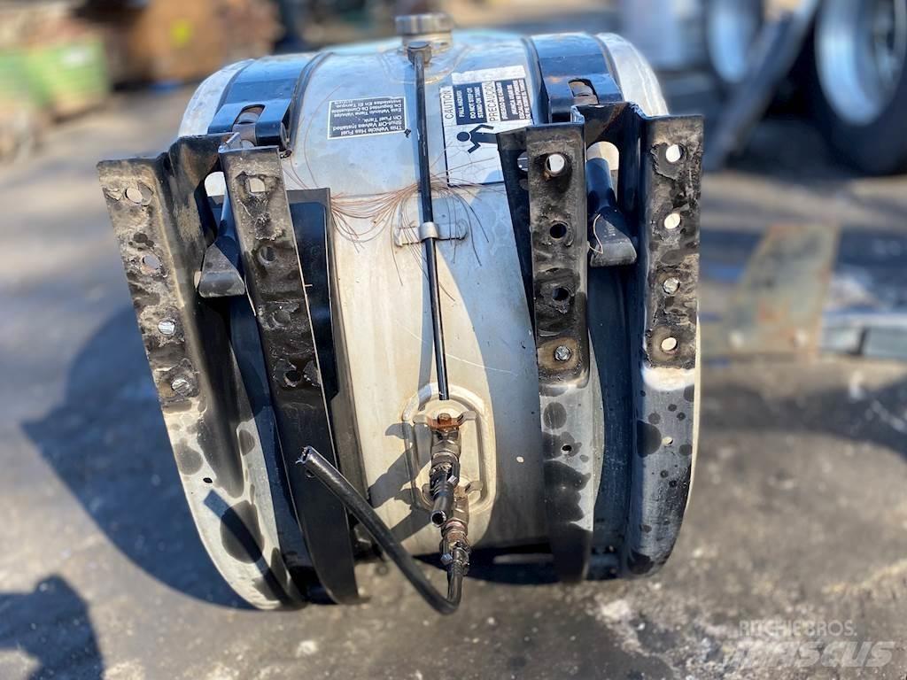 Volvo VNM Kamioni cisterne