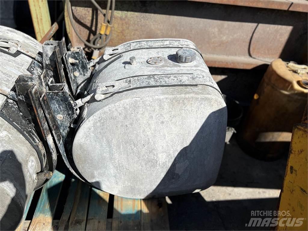Volvo VNM Kamioni cisterne
