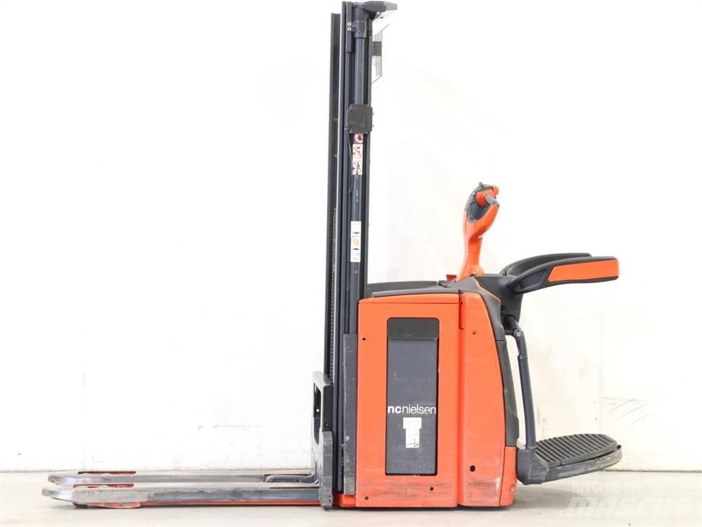 Linde D12AP/1173-01 Ručni električni viljuškar