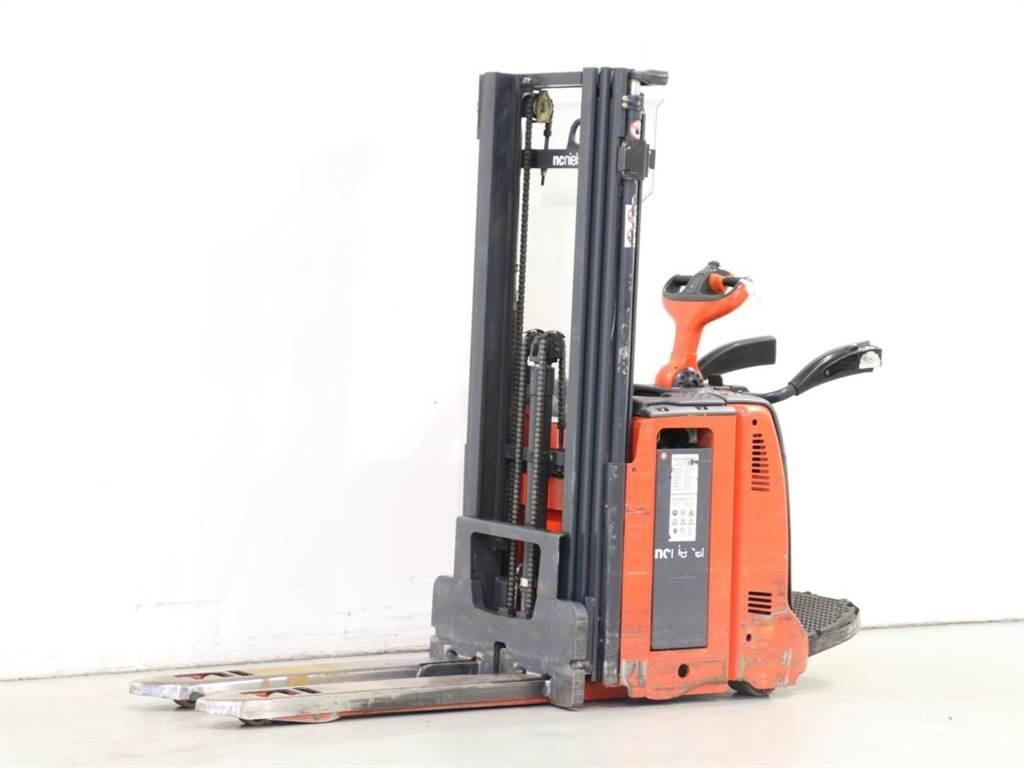 Linde D12AP/133 Ručni električni viljuškar