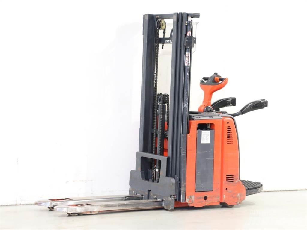 Linde D12AP/133 Ručni električni viljuškar