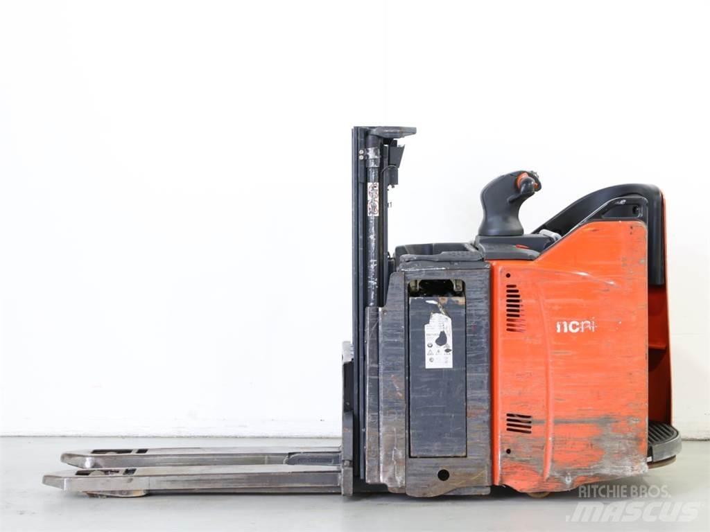 Linde D12HPSP/133 Ručni električni viljuškar