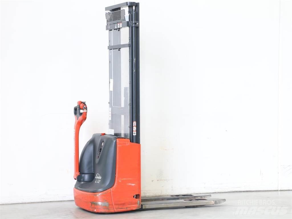 Linde L12/1172-01 Ručni električni viljuškar
