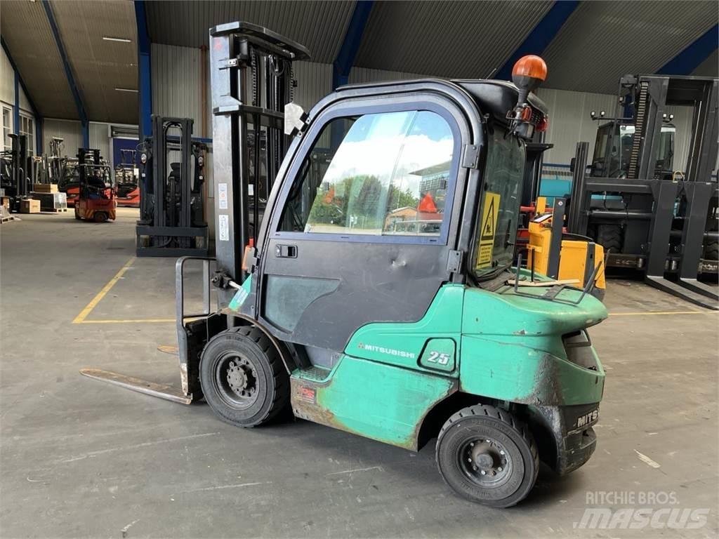 Mitsubishi FD25N Viljuškari - ostalo