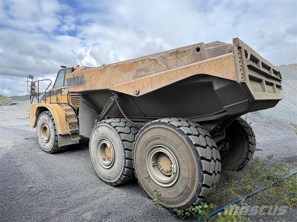 CAT 740 Zglobni damperi