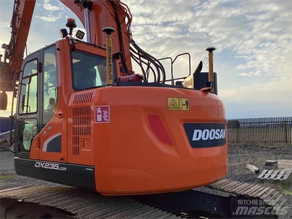 Doosan DX235 LCR Bageri guseničari