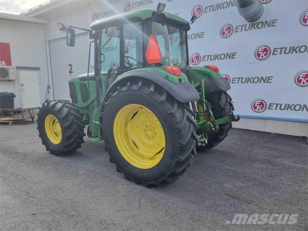 John Deere 6120SE Traktori