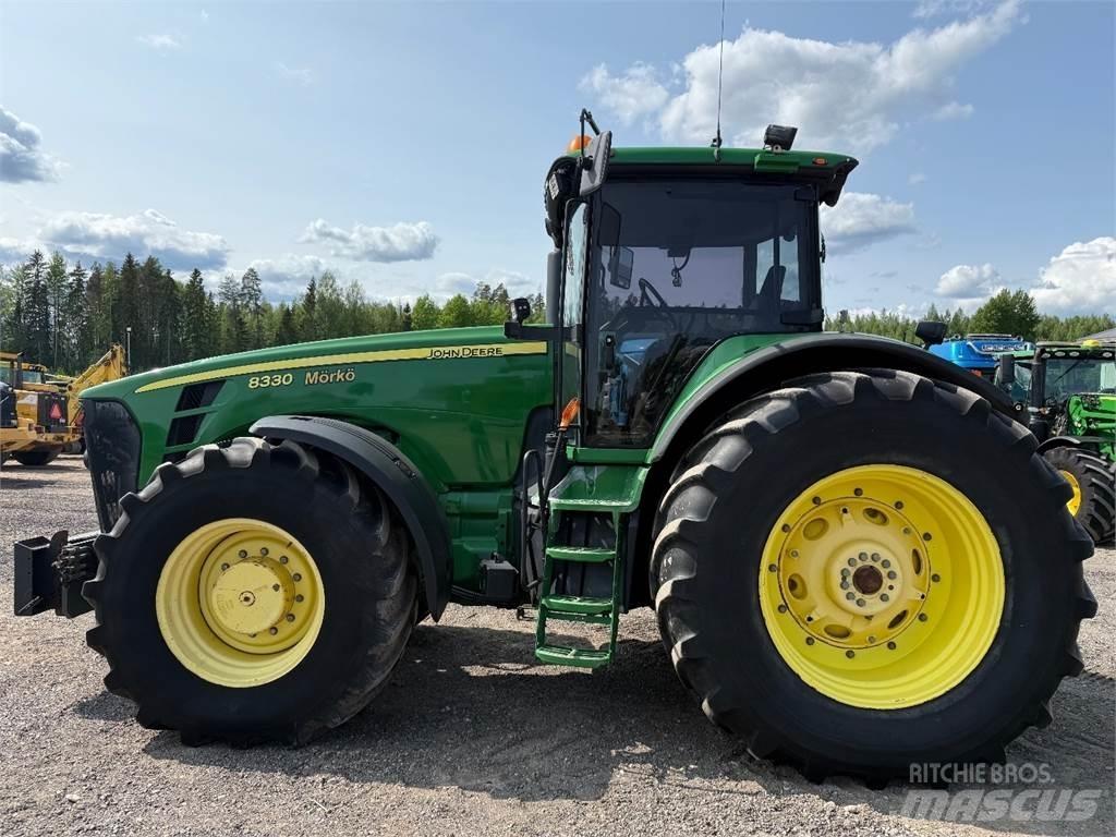 John Deere 8330 Traktori