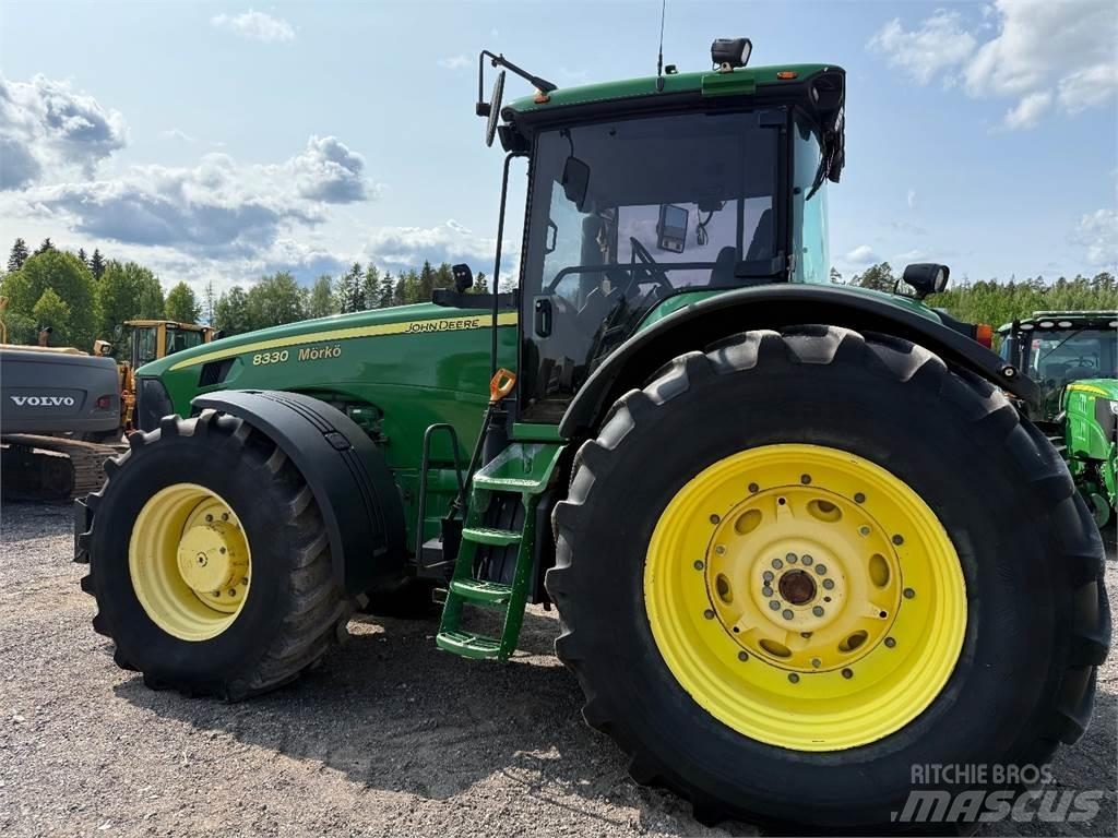 John Deere 8330 Traktori