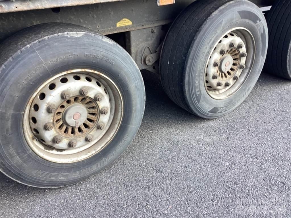 Krone Likukapelli Poluprikolice sa ciradom