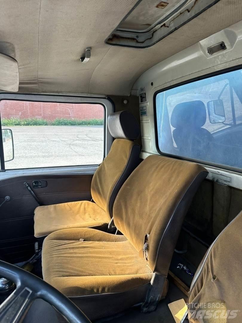 MAN Vw 9.136 Kamioni sa ciradom