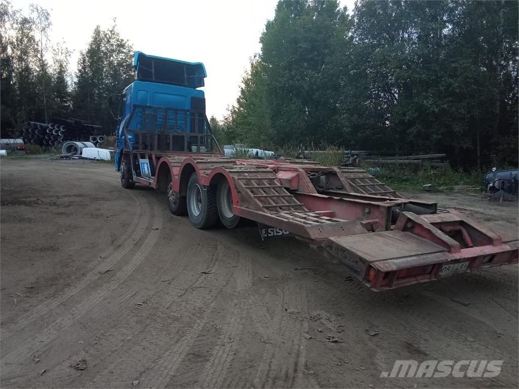 Sisu E12 Kamioni za prevoz šumarskih mašina