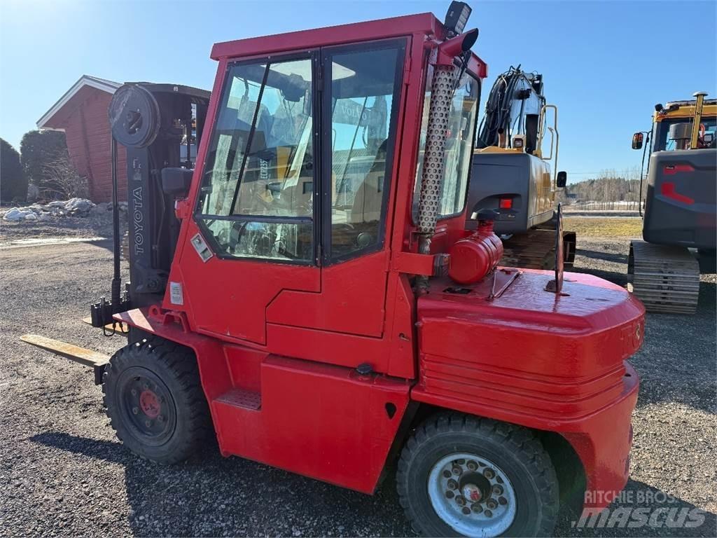 Toyota 02-5 FD35 Dizelski viljuškari