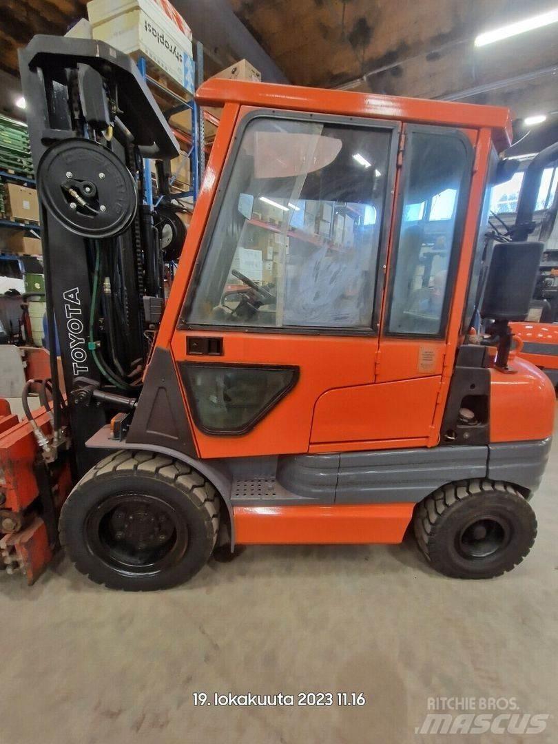 Toyota 02-6FDF30 Dizelski viljuškari