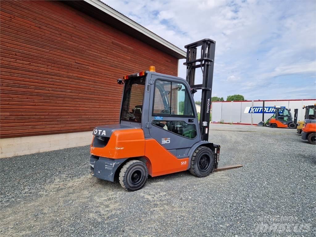 Toyota 02-8FDF30 Dizelski viljuškari