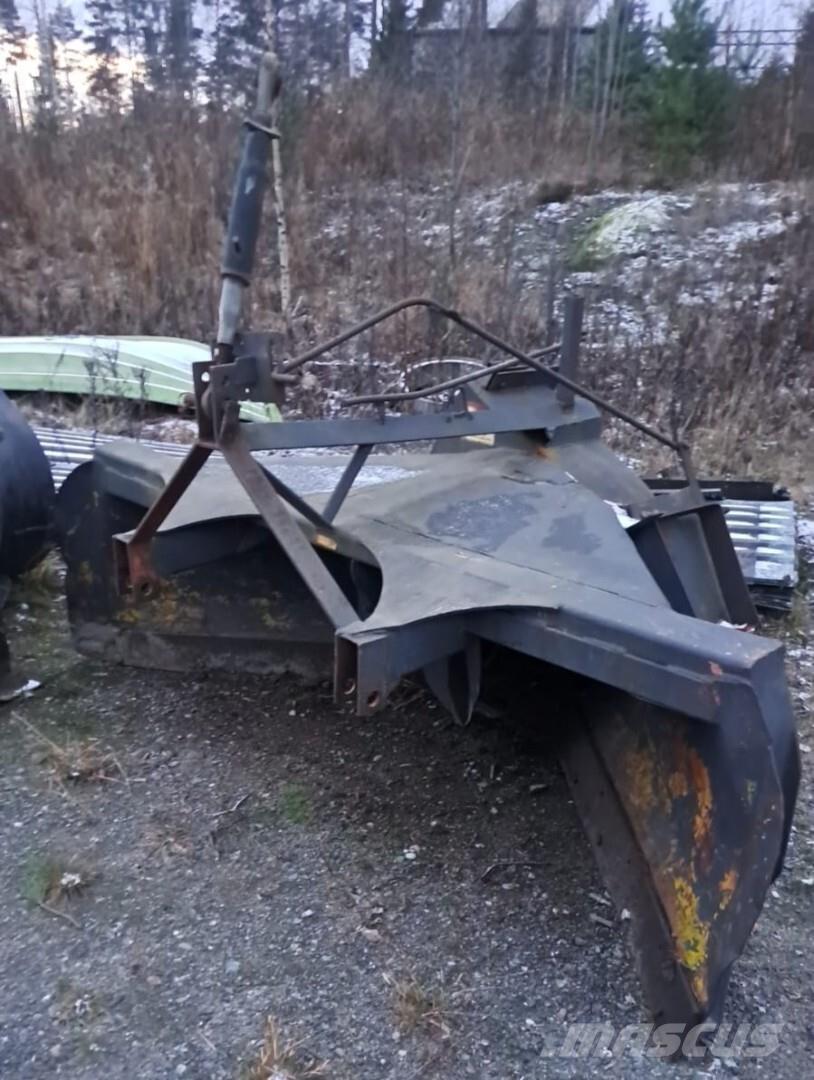 Valmet 600-4 4x4 Traktori