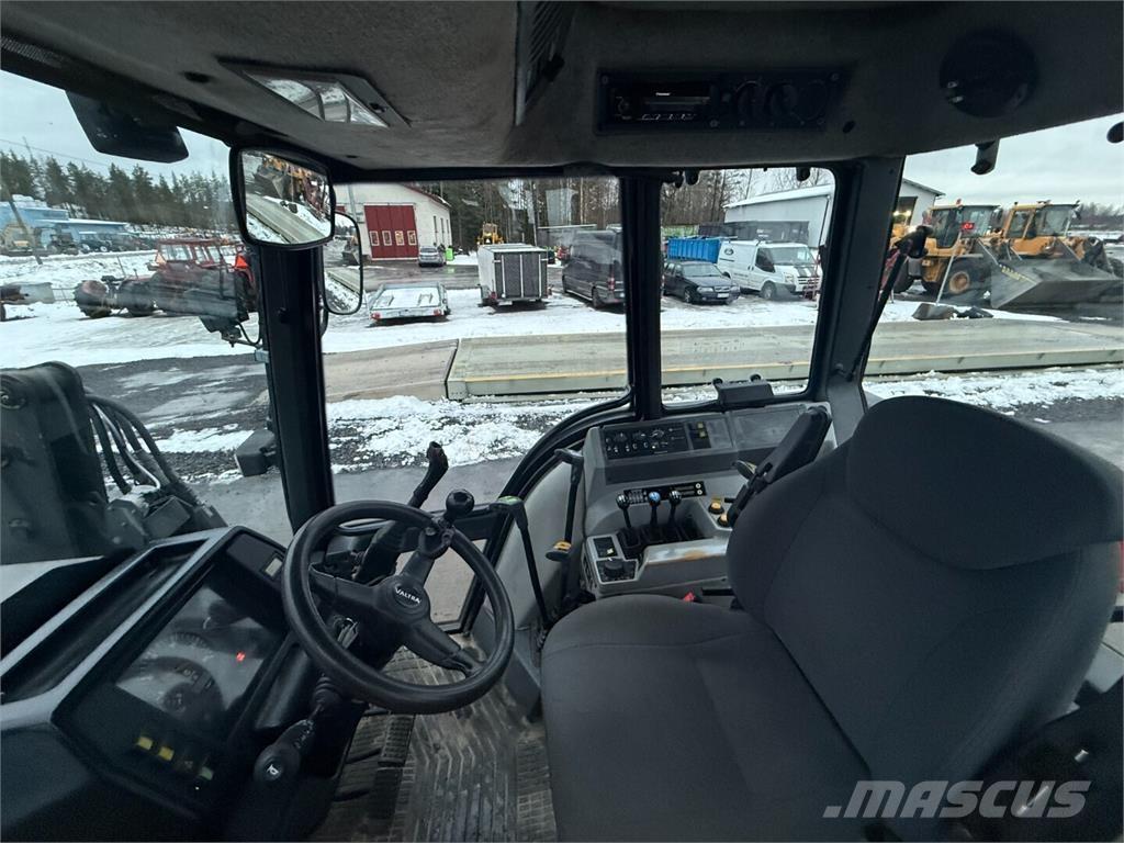 Valmet 8100 Turbo Traktori