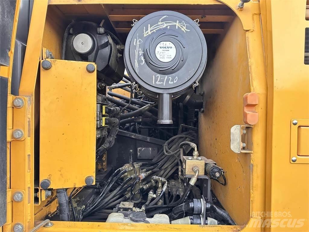 Volvo EC210CL Bageri guseničari