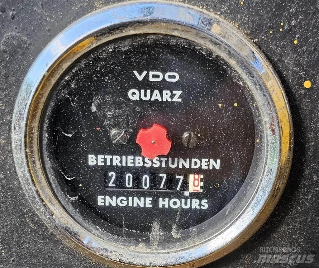 Volvo EW 200 Bageri točkaši