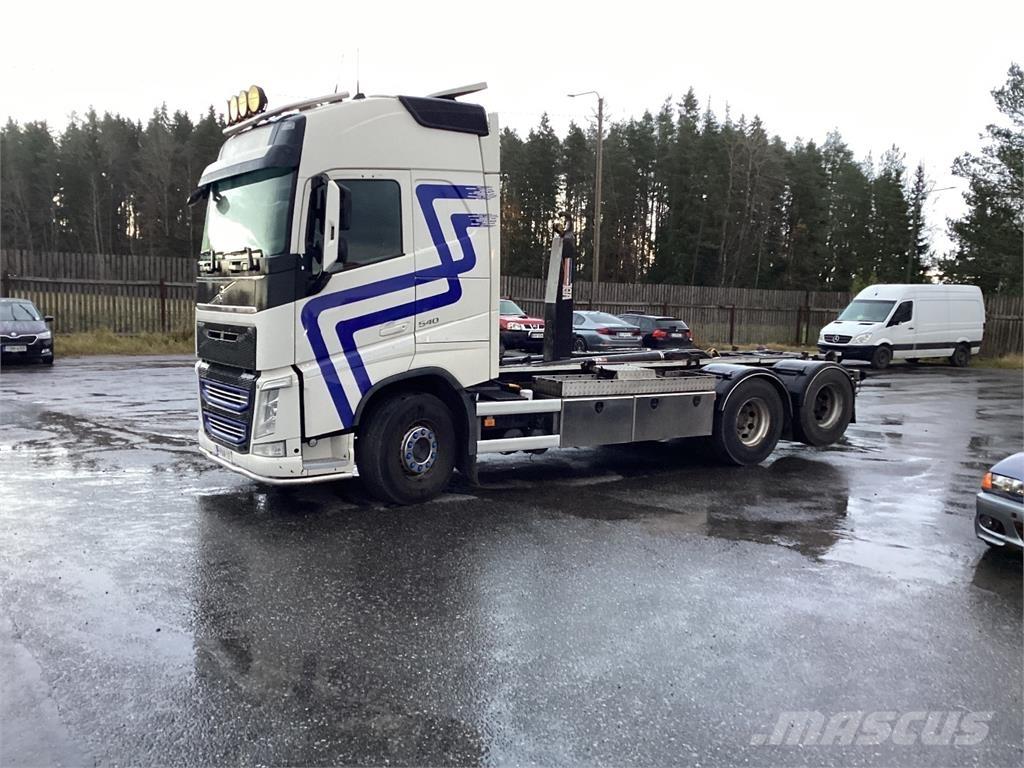 Volvo FH 540 Rol kiper kamioni sa kukom za podizanje tereta