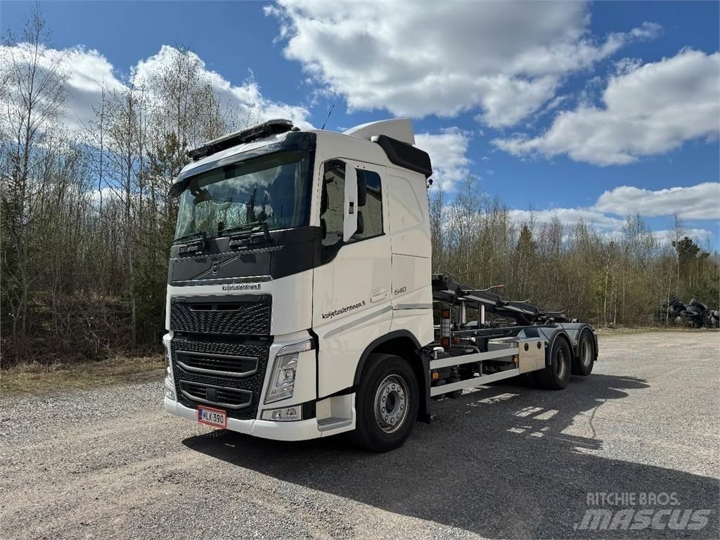 Volvo FH540 Rol kiper kamioni sa kukom za podizanje tereta