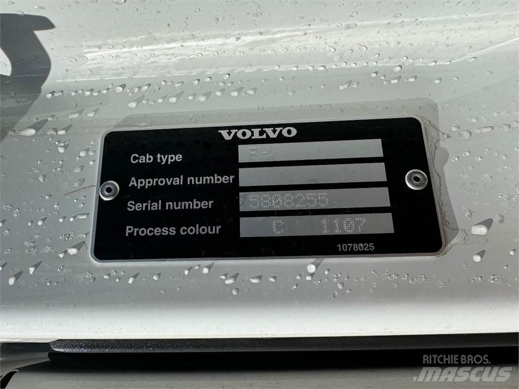 Volvo FH540 Rol kiper kamioni sa kukom za podizanje tereta