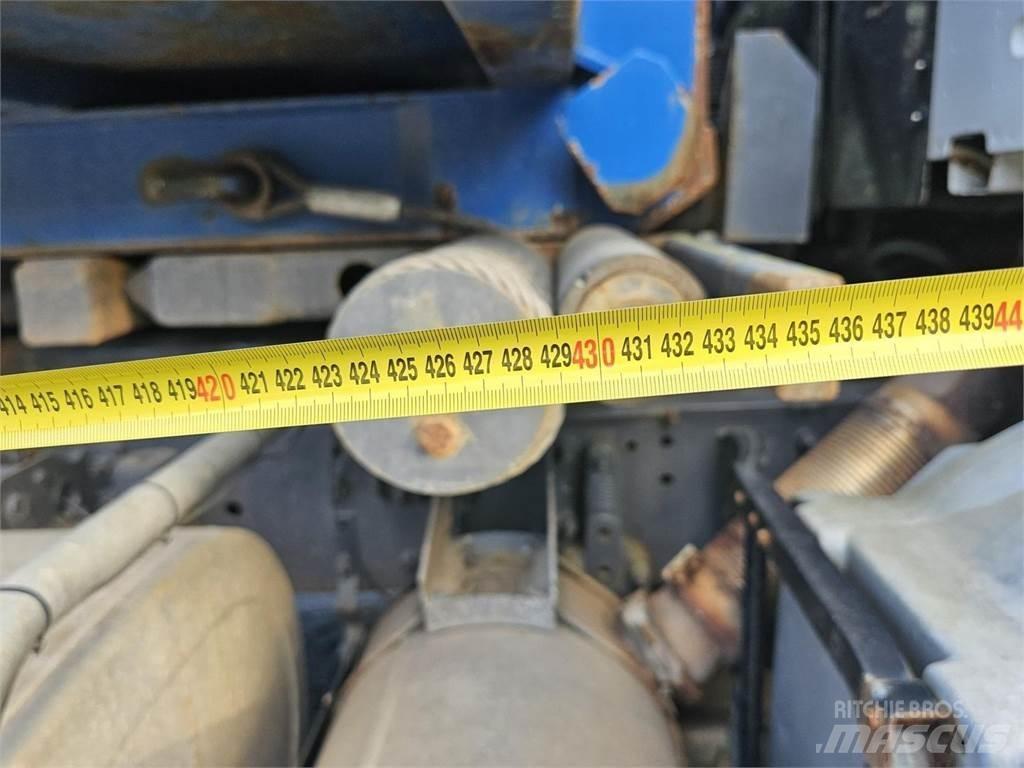 Volvo FM9 4x2 Rol kiper kamioni sa kukom za podizanje tereta