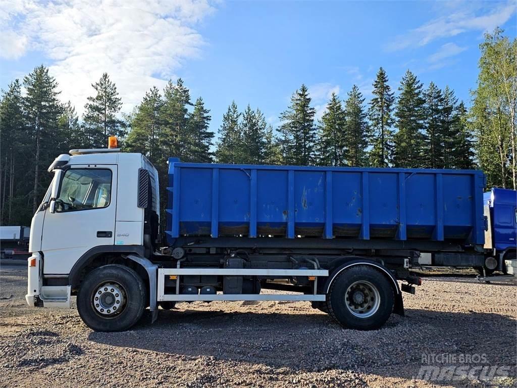 Volvo FM9 4x2 Rol kiper kamioni sa kukom za podizanje tereta