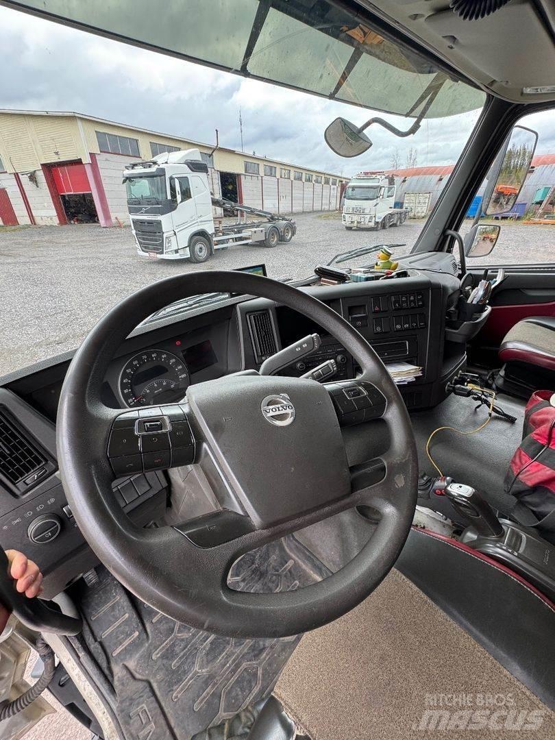 Volvo FMX 540 Rol kiper kamioni sa kukom za podizanje tereta