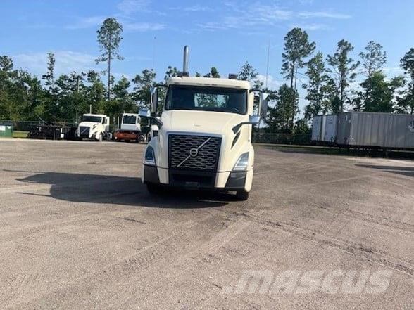 Volvo VNL64T300 Tegljači