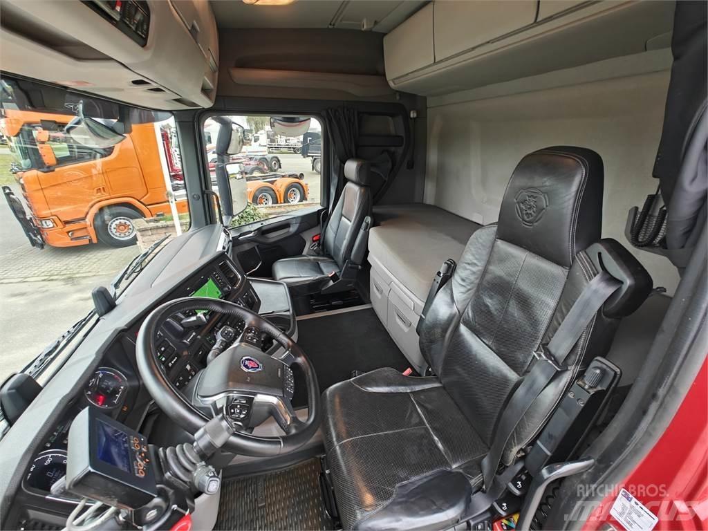 Scania R500 Rol kiper kamioni sa kukom za podizanje tereta