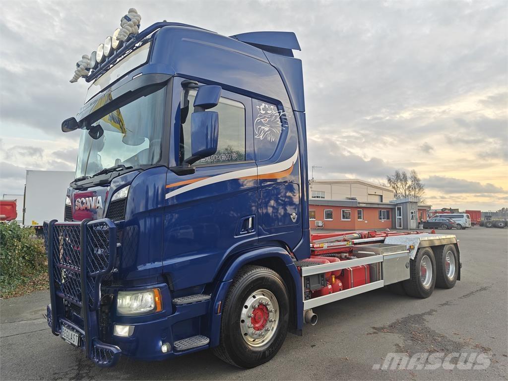 Scania R650 Rol kiper kamioni sa kukom za podizanje tereta