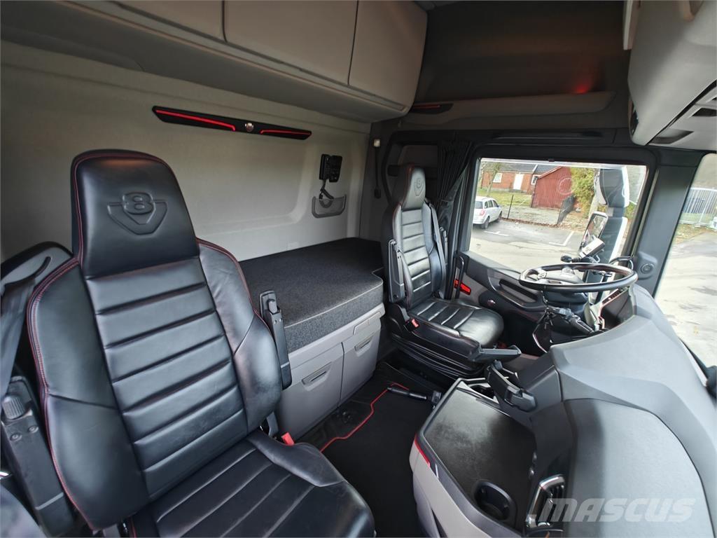 Scania S770 Rol kiper kamioni sa kukom za podizanje tereta