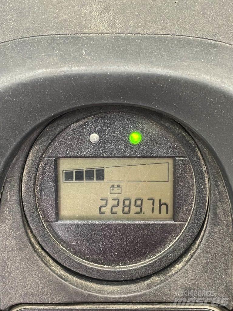Linde D06-1160 Ručni električni viljuškar