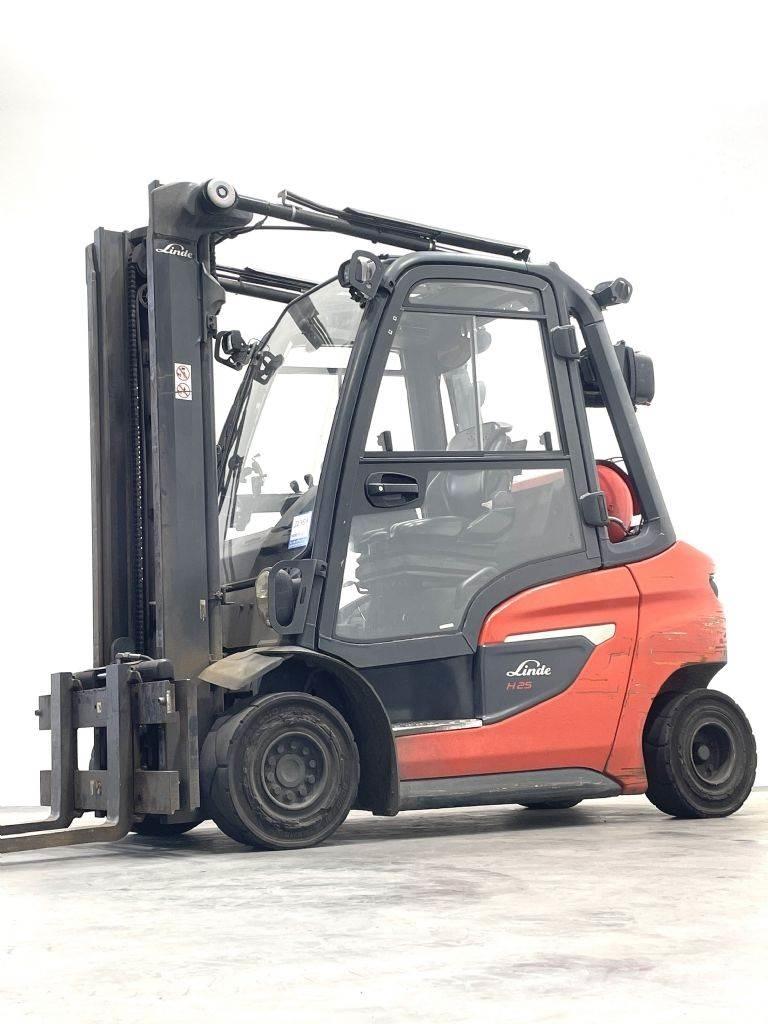 Linde H25T-01-1202 Plinski viljuškari
